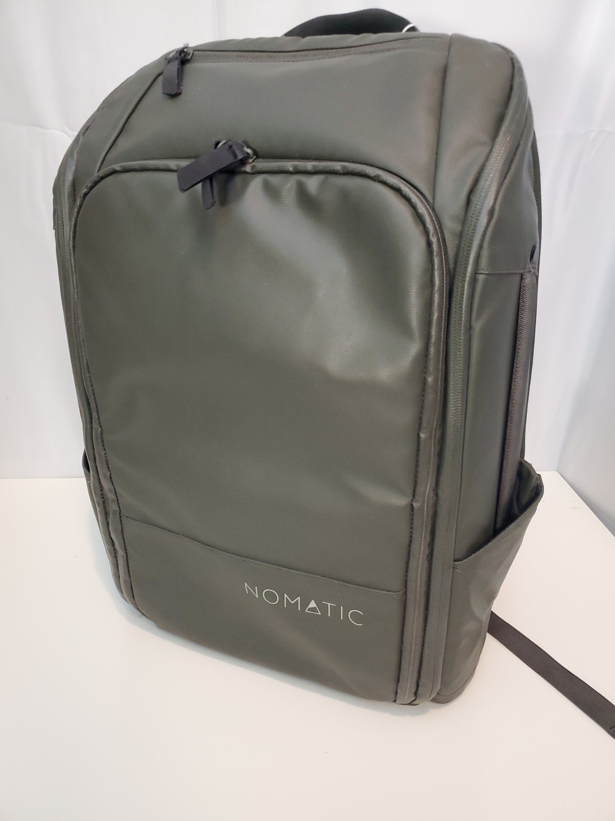 Nomatic Backpack 20L, Good Condition, Expands to 24L, Olive Color, $329 Value