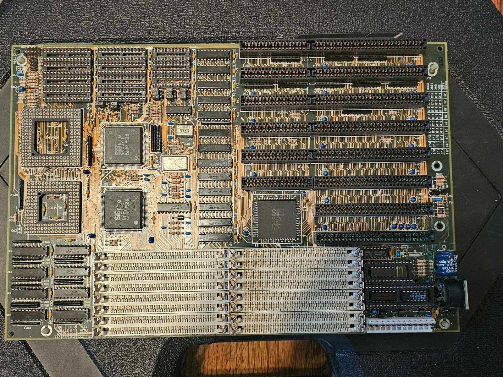 Rare Soyo Motherboard Socket 80486 WLT4197 6x ISA 2X 8-Bit ISA 80486DX Main MB