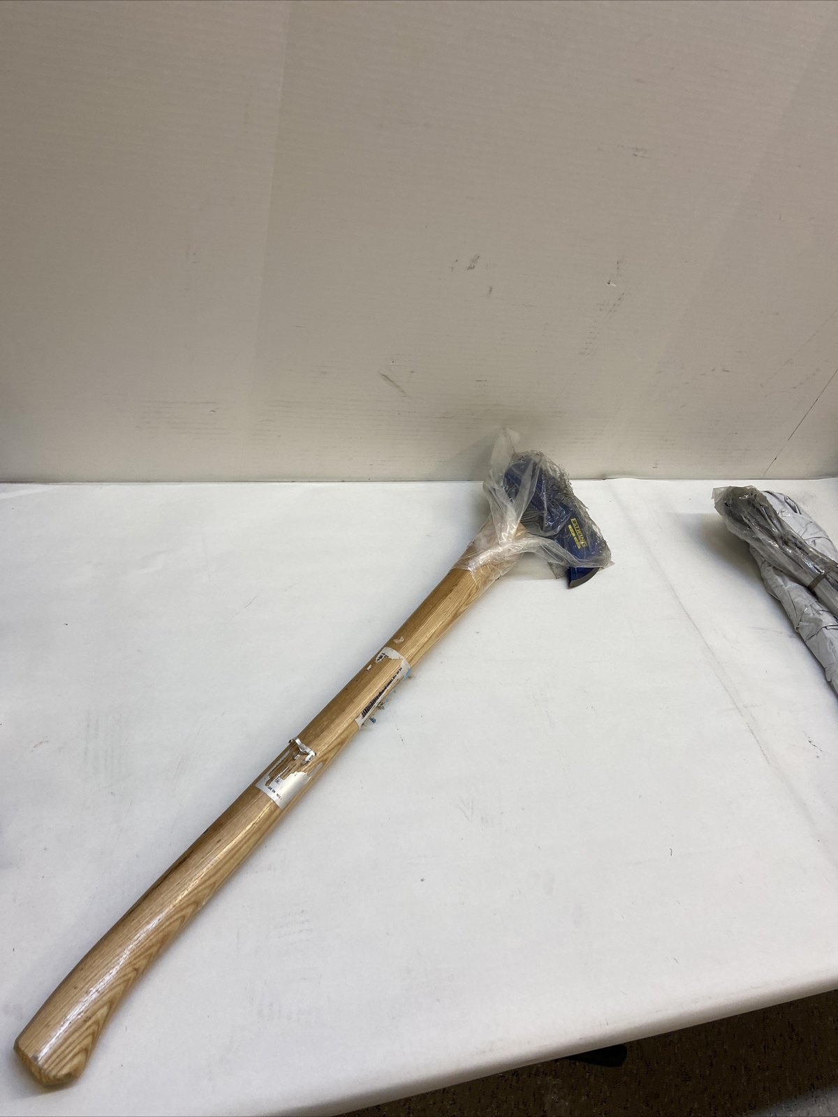 Estwing Demolition Hammer w/Fiberglass Handle- 8-Lb 36in Model# ESHD-836F