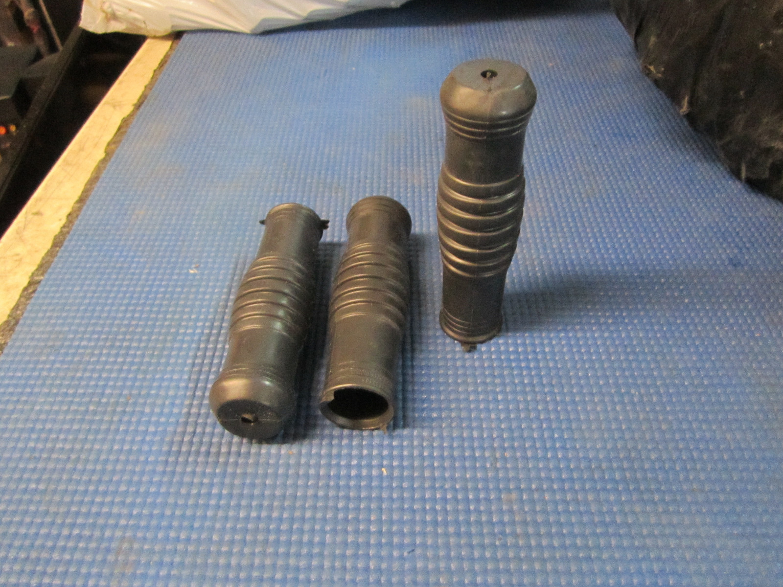 2 RUBBER VINYL HANDLE,GRIPS,BAR GRIPS FITS 7/8" TO 1" OD