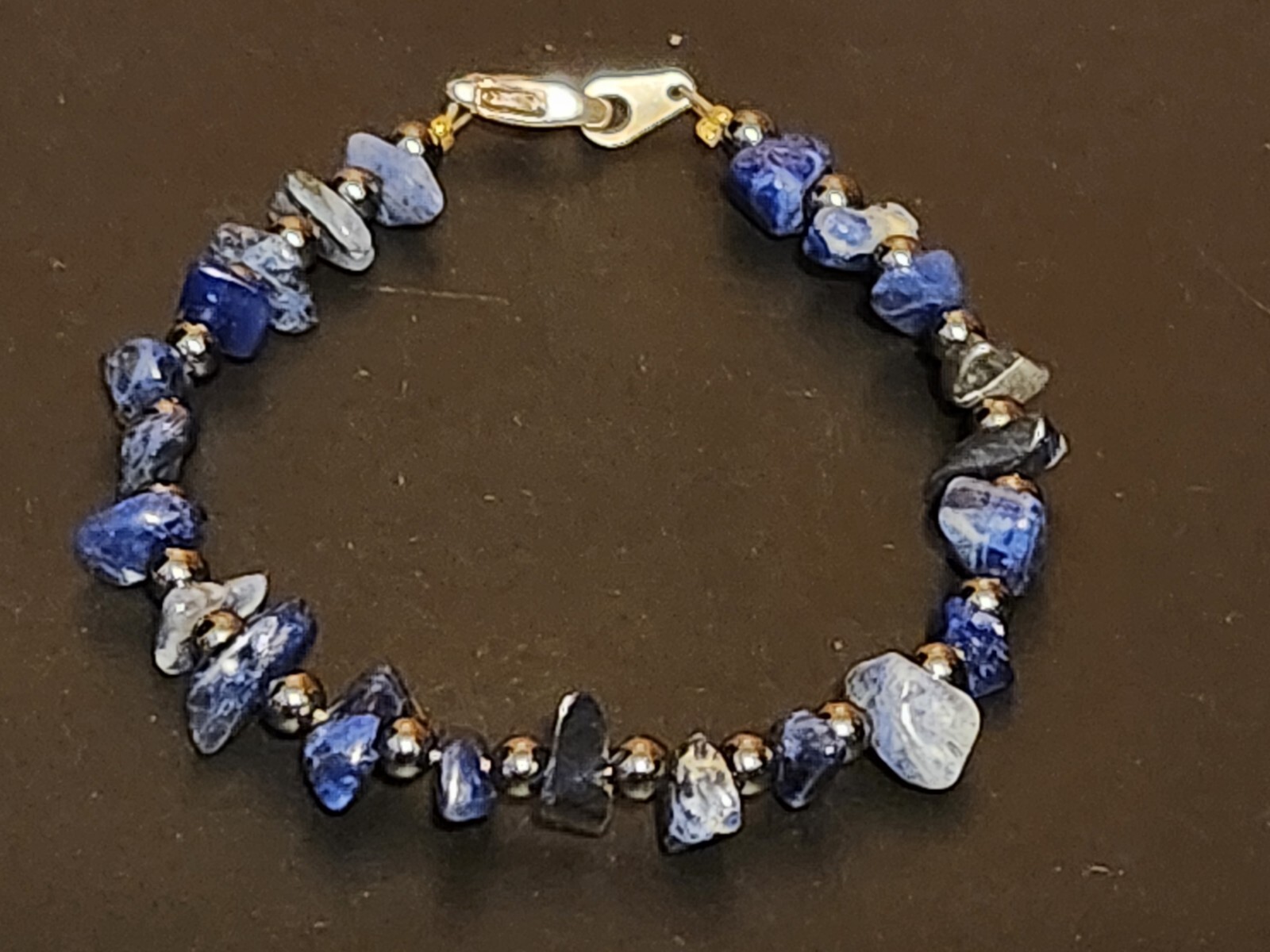 Blue Stone Chip Bead Bracelet 8"