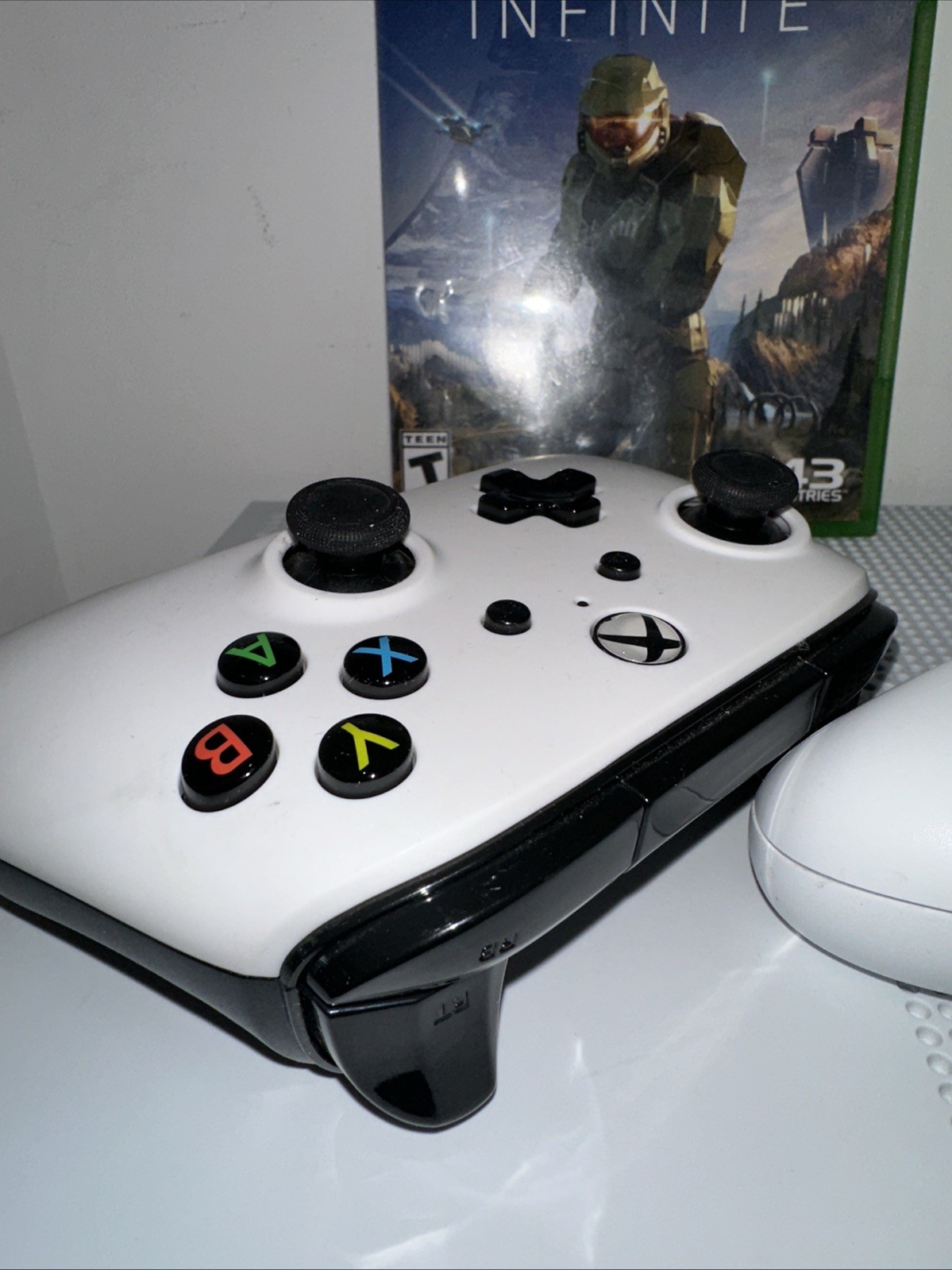 Microsoft Xbox One S 500GB White - Model 1681 - 2 Controllers & Video Game