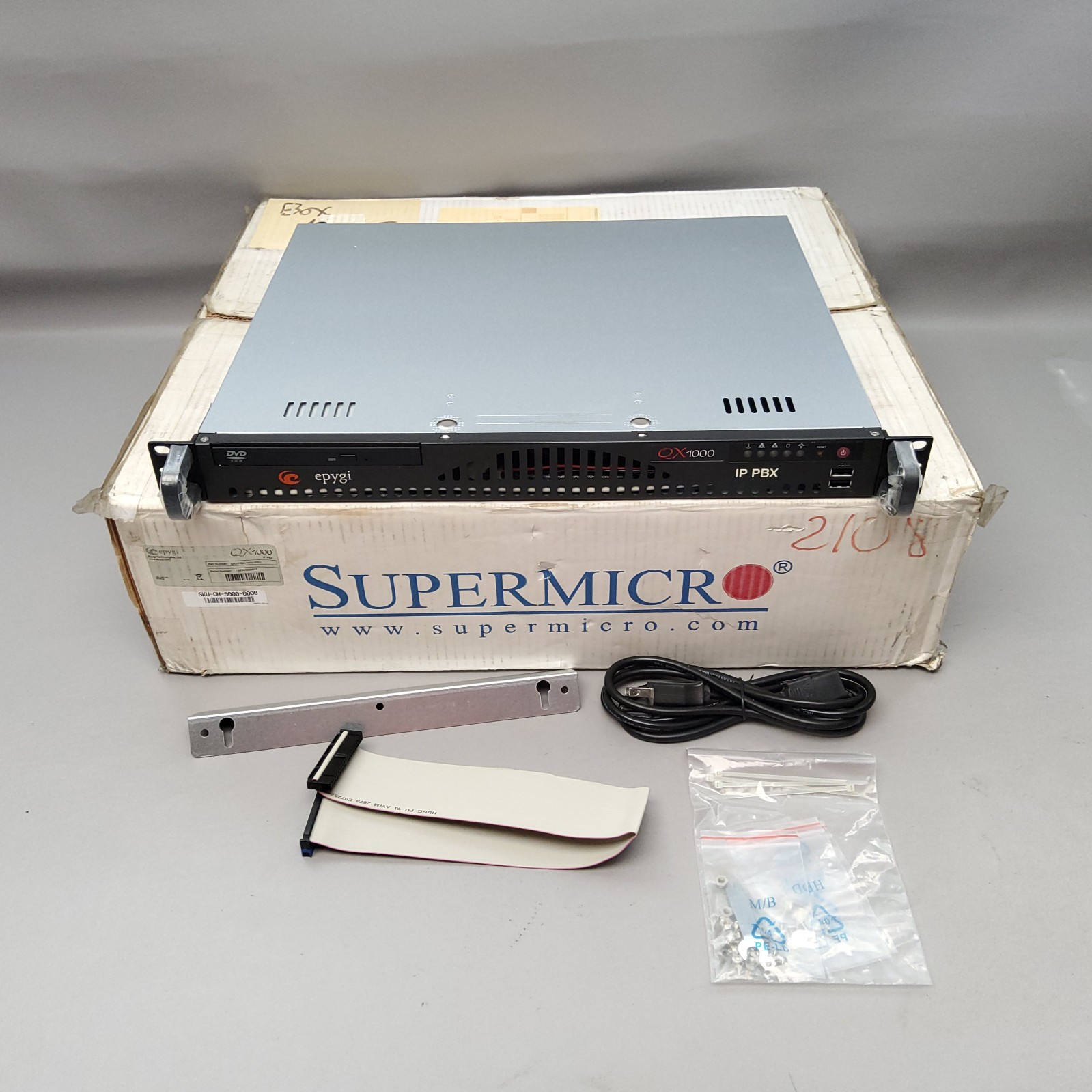 EPYGI Quadro QX1000 Pure SIP Enterprise IP PBX SASY-QX-1000-0001   New