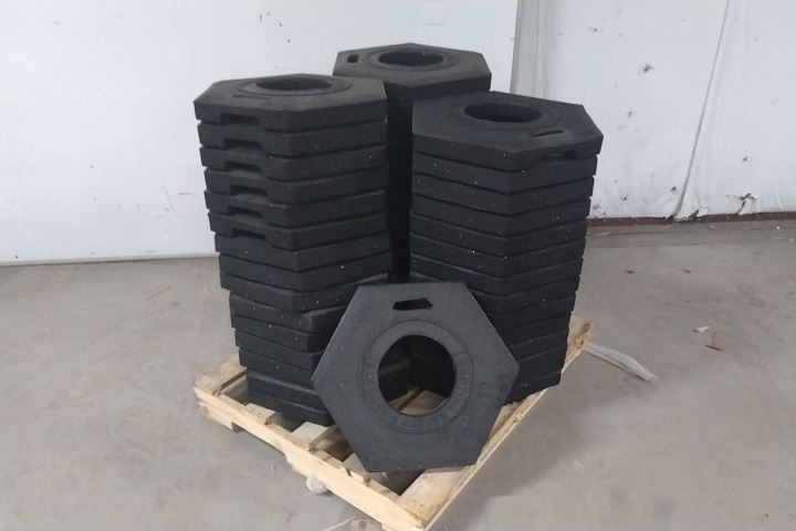 Cortina Safety Products 03-751-16 45 Pk 16 Lb Recycled Rubber Base