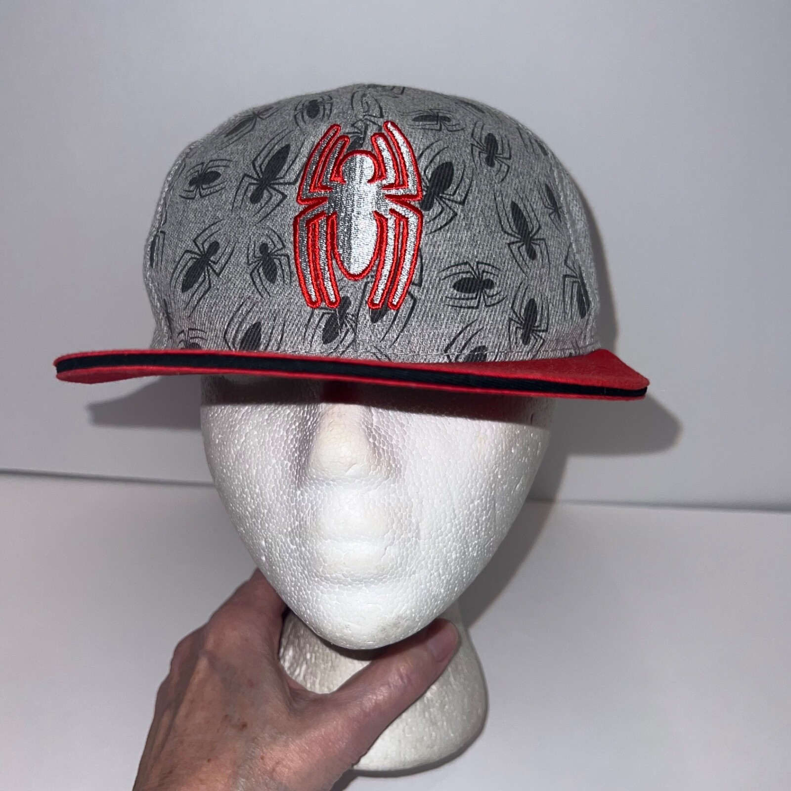 Marvel Spiderman Gray Shiny Spider Hat Cap Red Bill,Black Spiders Snapback Youth