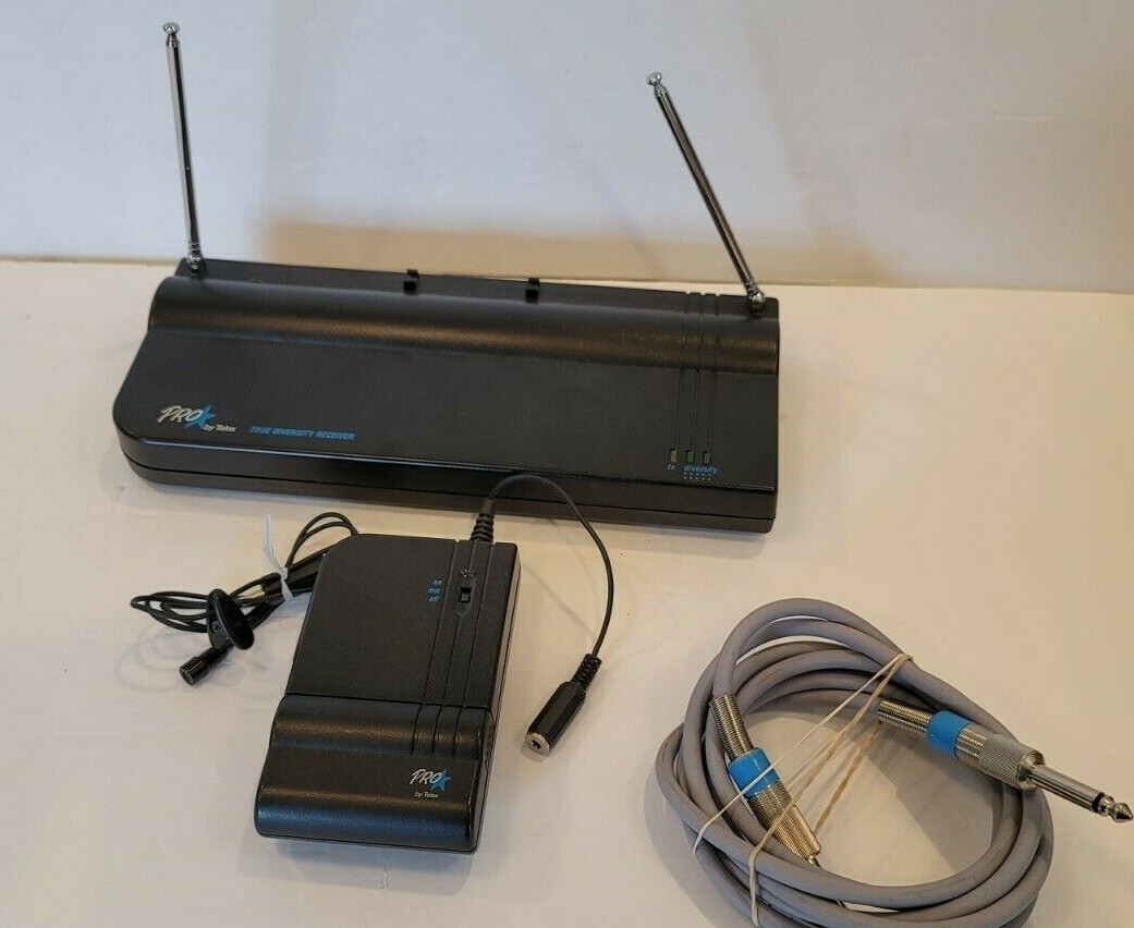 PRO BY TELEX TRUE DIVERSITY RECEIVER & Microphone 171.905