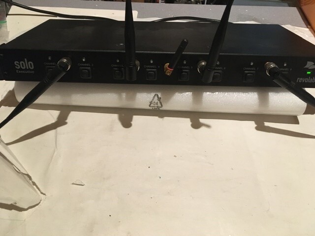 Revolabs Solo Executive 01-EXERAC-BLK-11 WIRELESS MICROPHONE SYSTEM 8 CHANNEL