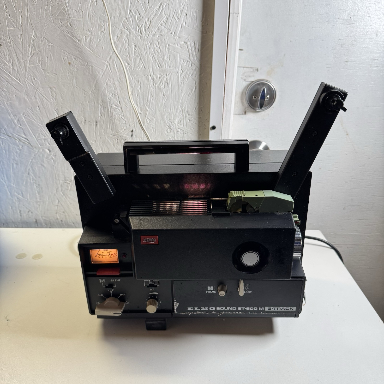 Elmo ST-600 8mm Sound Projector Untested