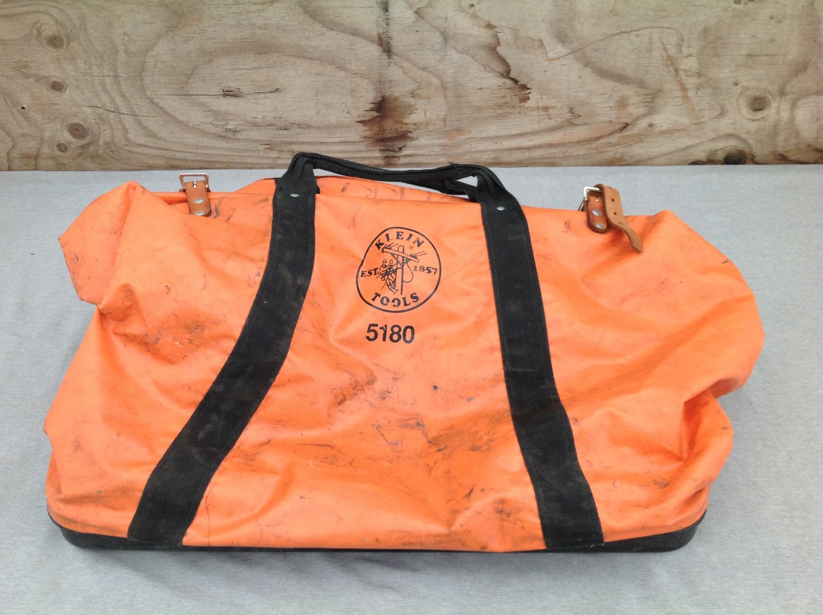 Klein Tools 5180 Large Nylon Equipment Bag