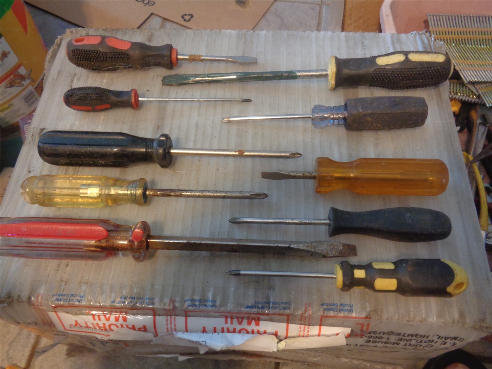 Ten Assorted Screwdrivers (BOX#DRIP/BAG#D3)