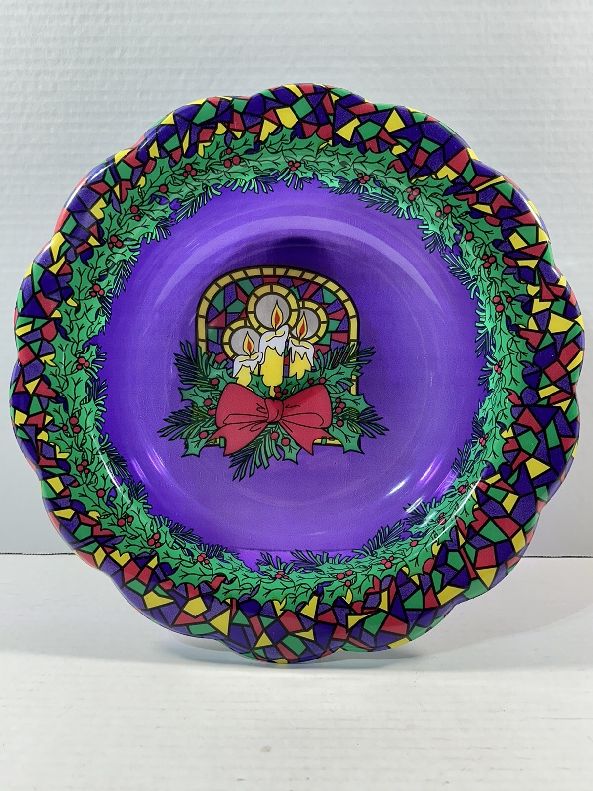 Plastic Wreath Christmas Snack Serving Tray Round 13.5"