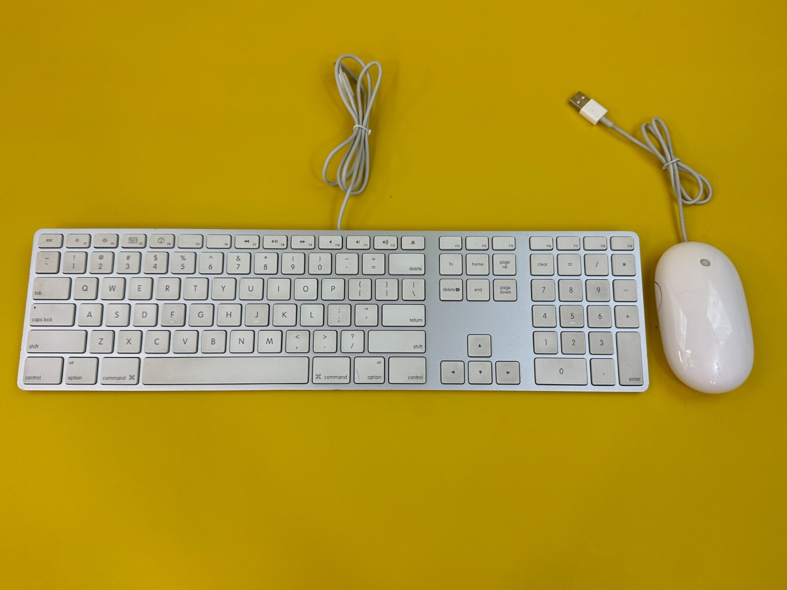 Apple Slim USB Wired Keyboard A1243 MB110LL/A Aluminum +Mighty Mouse A1152 (3ft)