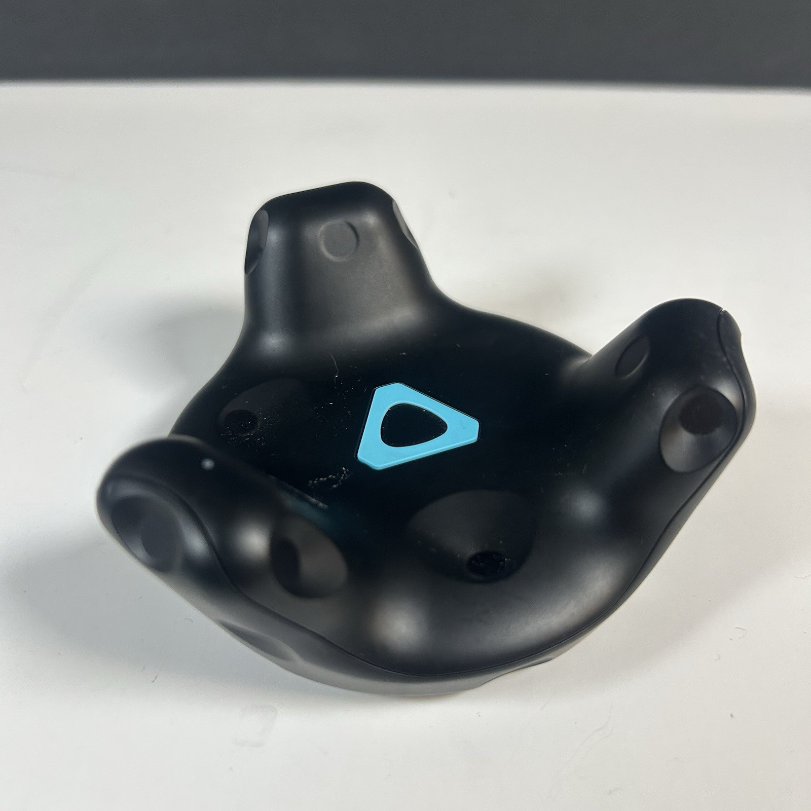 HTC VIVE Tracker 2.0 - For Full Body Tracking, Virtual Production, Model 2PYV200