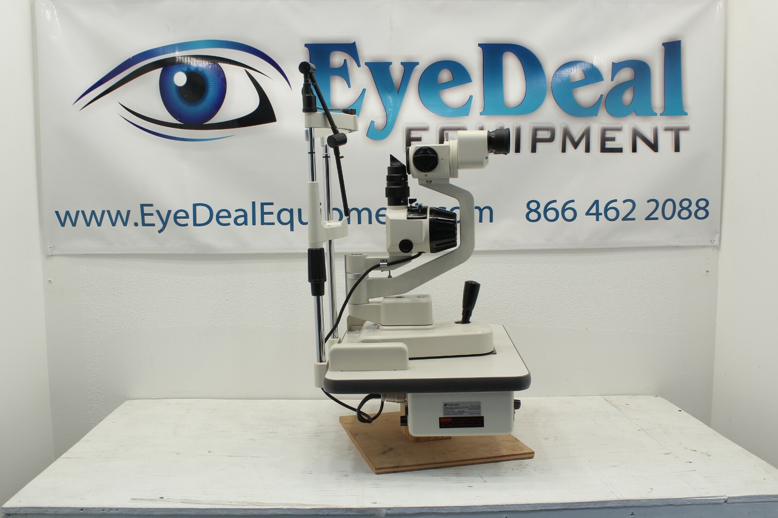 Topcon SL 2E slit lamp