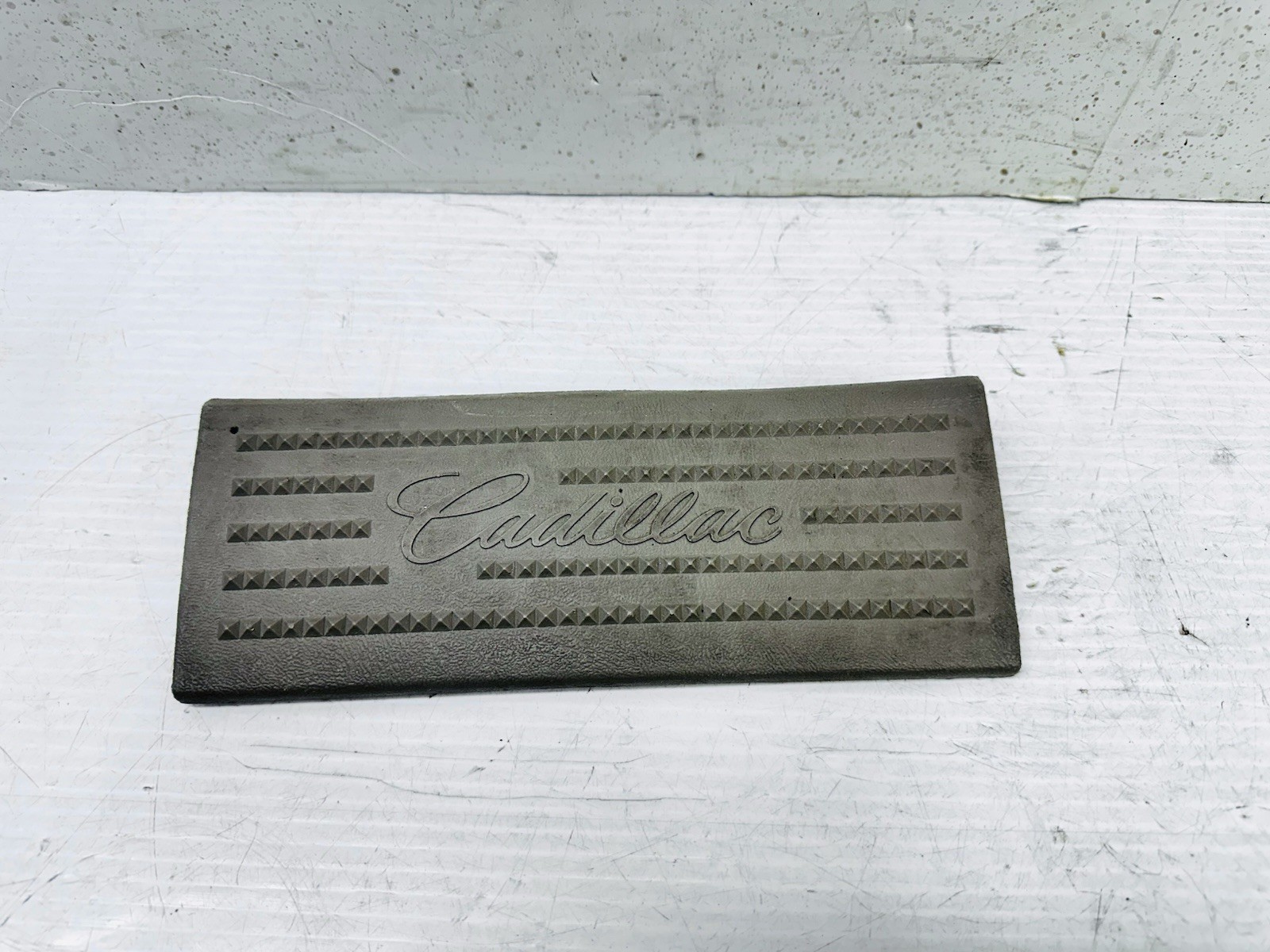 02-06 CADILLAC ESCALADE REAR DOOR SILL THRESHOLD SCUFF PLATE TRIM PANEL OEM T18