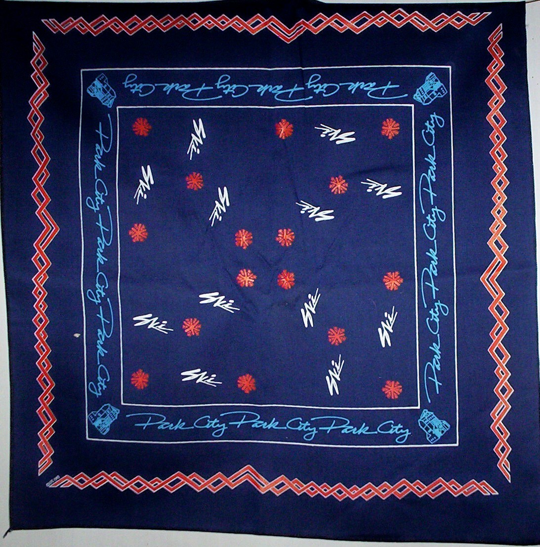 5 PARK CITY UTAH SKI SNOWBOARD AREA BANDANA NWT LOTS OF COLORS