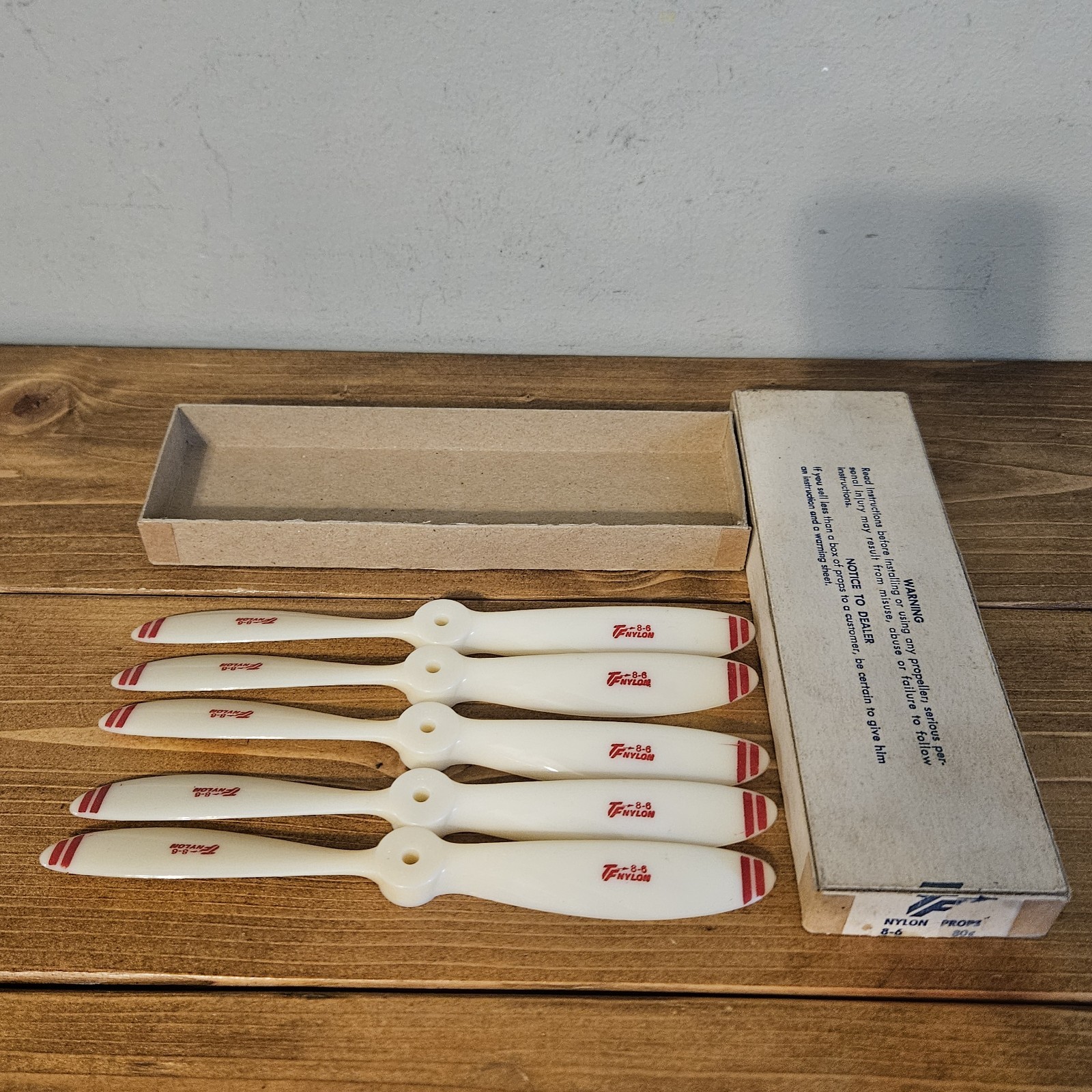 VINTAGE TOP FLITE NYLON 8-6 PROPELLERS x 5 In Box