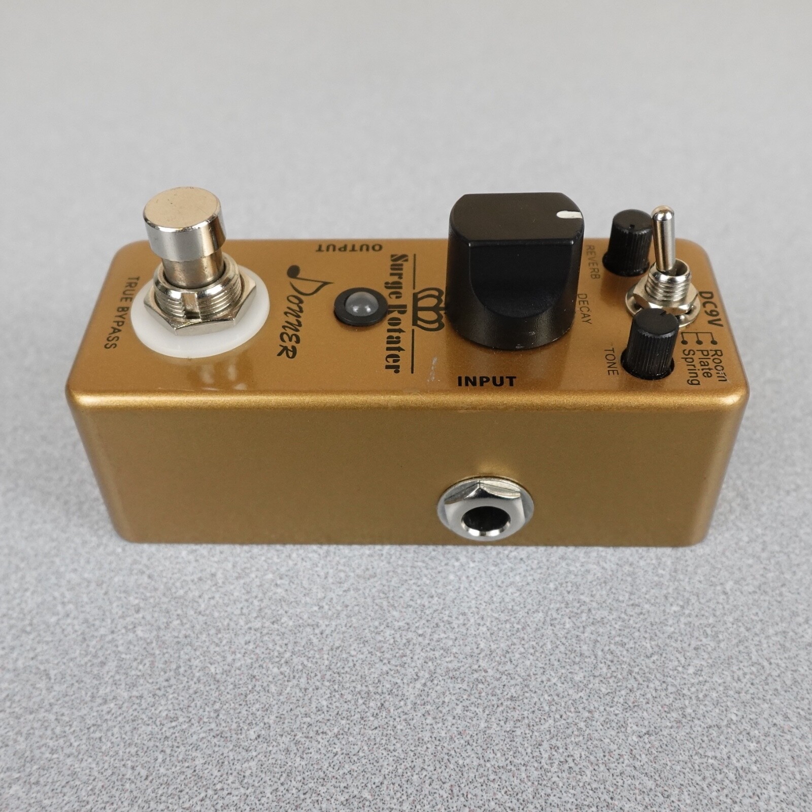 Donner Surge Rotator Reverb FX Pedal Gold Untested