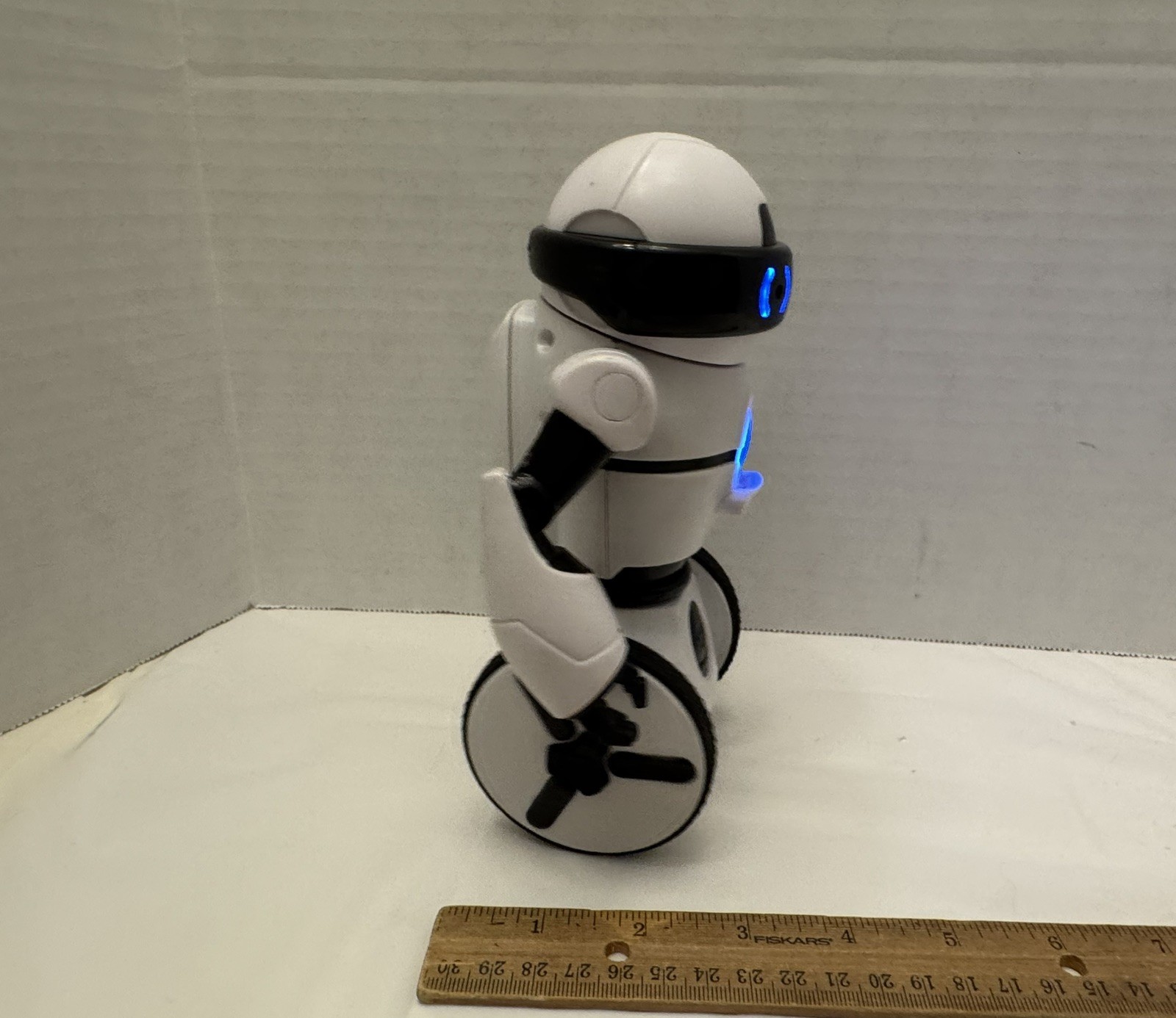 WowWee MiP White & Black Robot, Self Balancing Tested & Working!