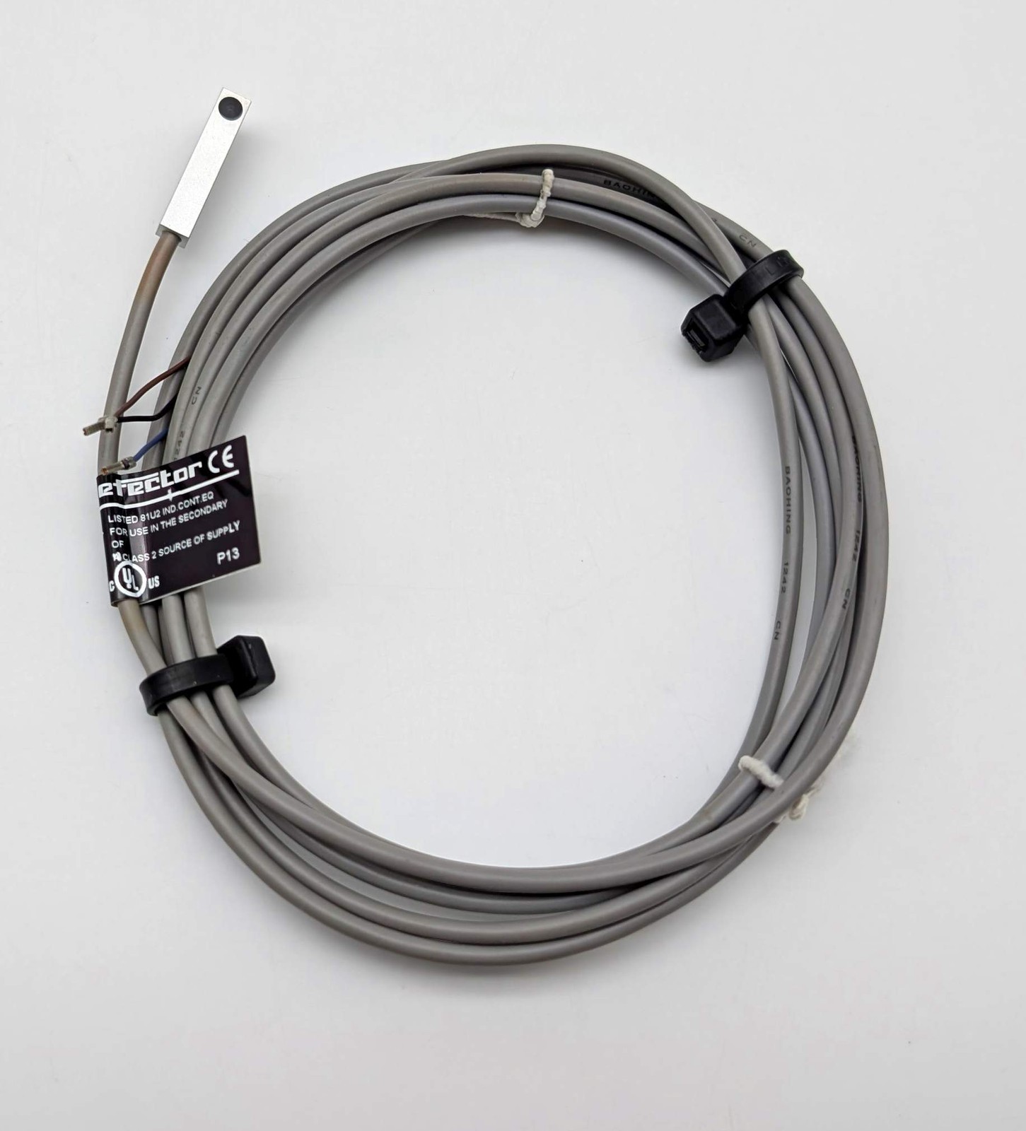 IFM IL5022 Inductive Sensor 0.8mm Range Normally Open Red LED 2m Cable