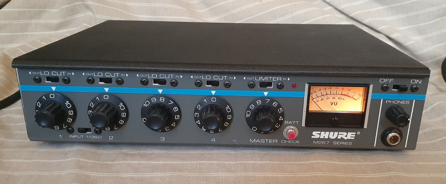 Shure M267 4 Channel Microphone Audio Mixer, Analog VU Meter, Tested & Works!