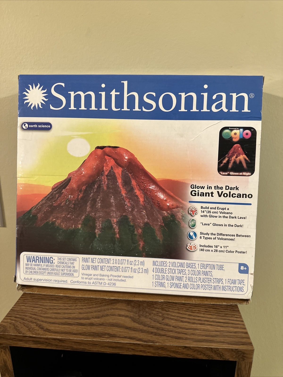 Smithsonian Glow In The Dark Giant Volcano Kit