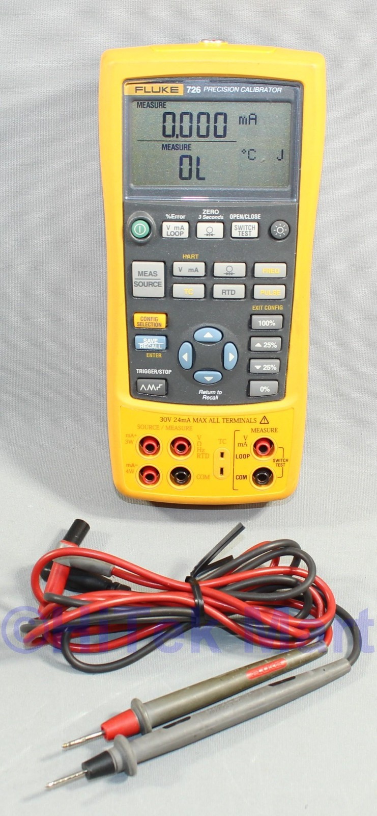 Fluke 726 Precision Multifunction Process Calibrator w test leads