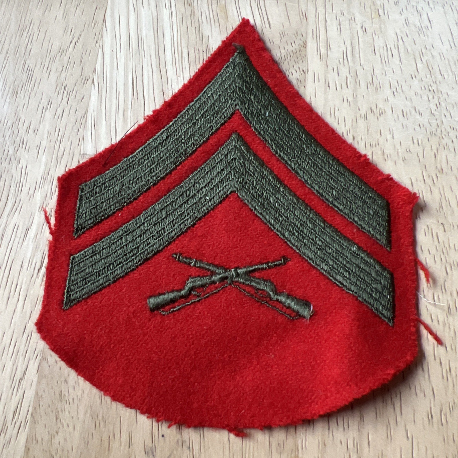 CORPORAL CPL E4 CHEVRON PATCH USMC GREEN RED PIN UP SHOULDER UNIFORM