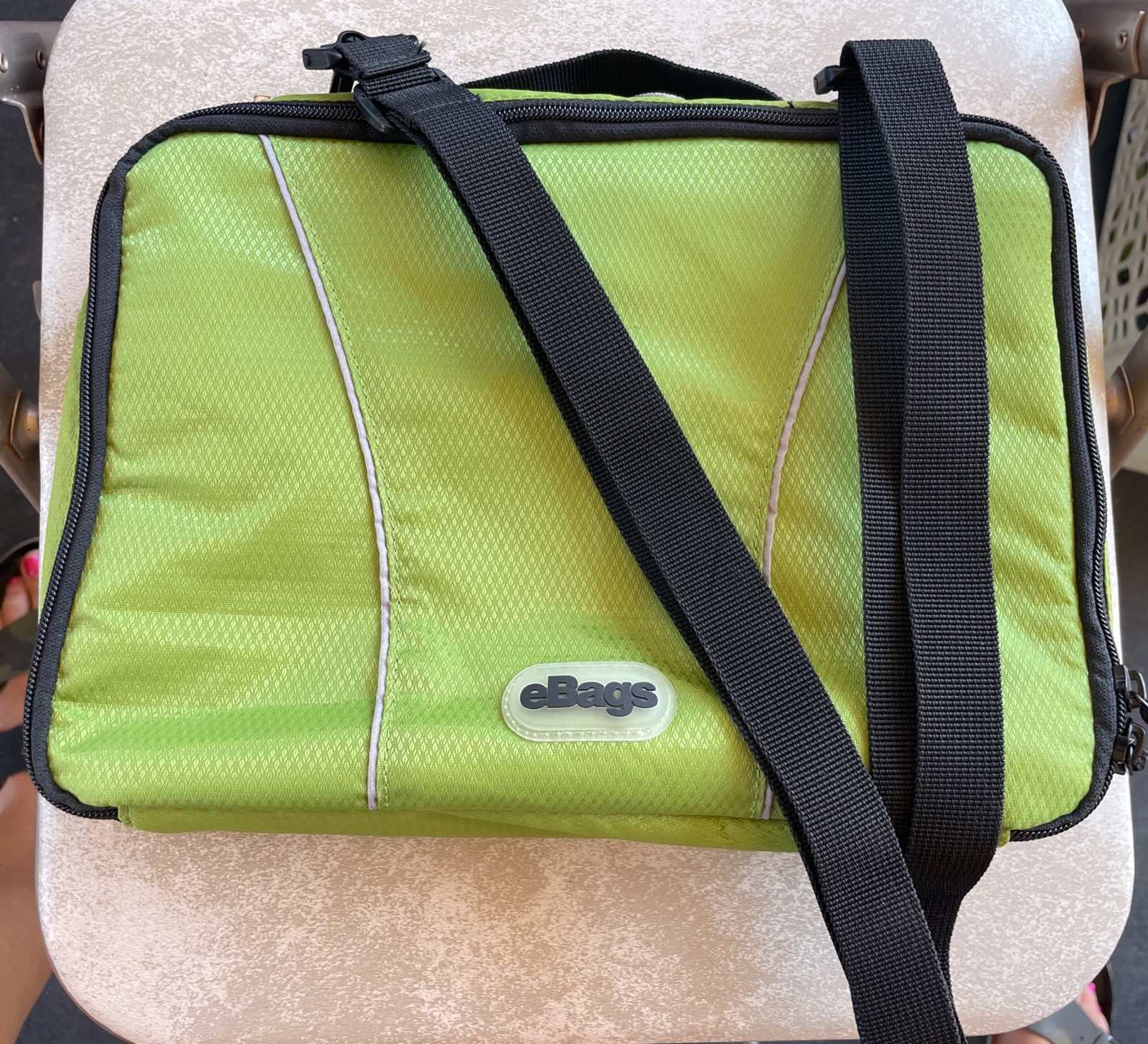 eBags Green Insulated Slim Lunch Bag Cooler Bag Thinsulate 3M Adjustable Strap