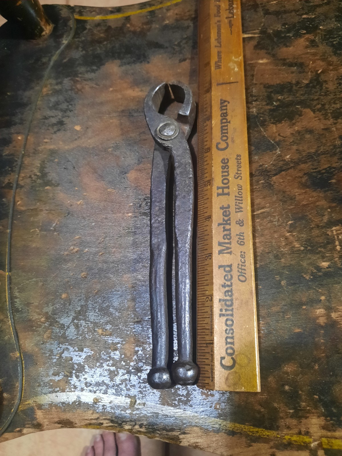 Wrought Iron Clipper