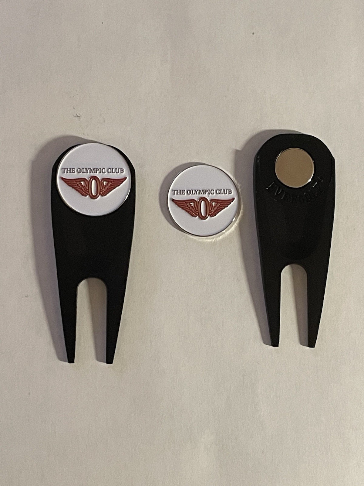 The Olympic Club 1" Coin Golf Marker & Ergonomic Pocket Golf Divot Tool
