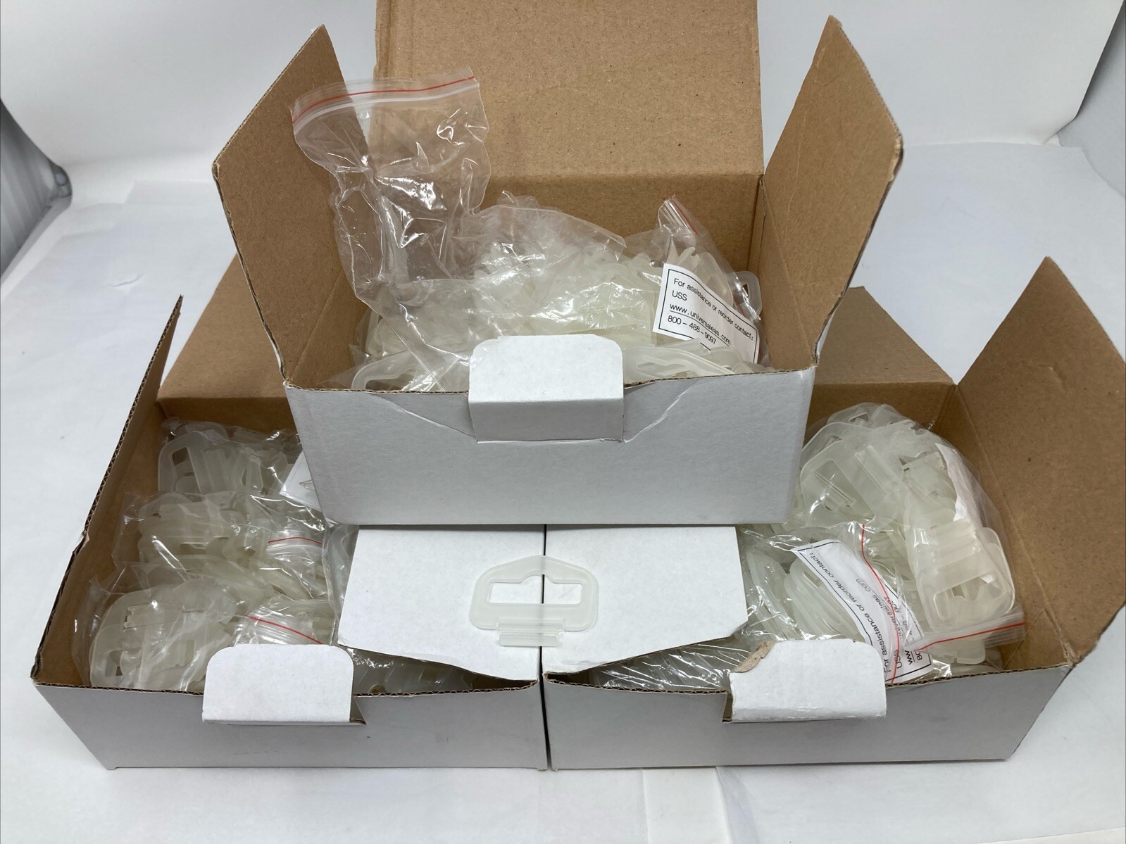 Lot Of Hundreds Of Sales Locking Hooks Used At Bed Bath & Beyond Stores Security