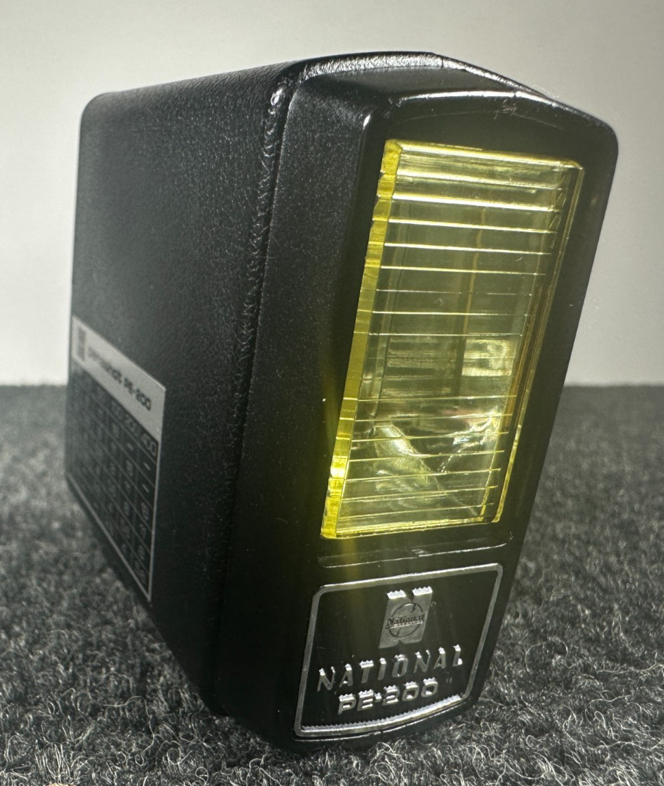 ☆ NATIONAL PE-200 - Shoe Mount Electronic Flash Case & Sync (VIDEO)☆Working ☆350