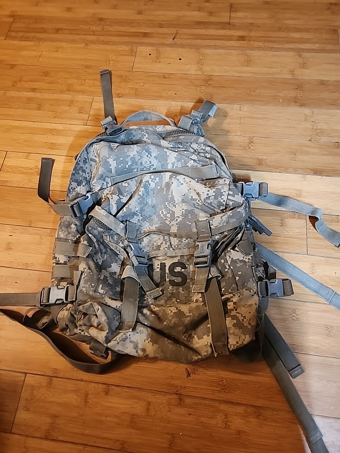 US MILITARY ACU MOLLE II ASSAULT PACK W / STIFFENER 3 DAY BACKPACK VGC