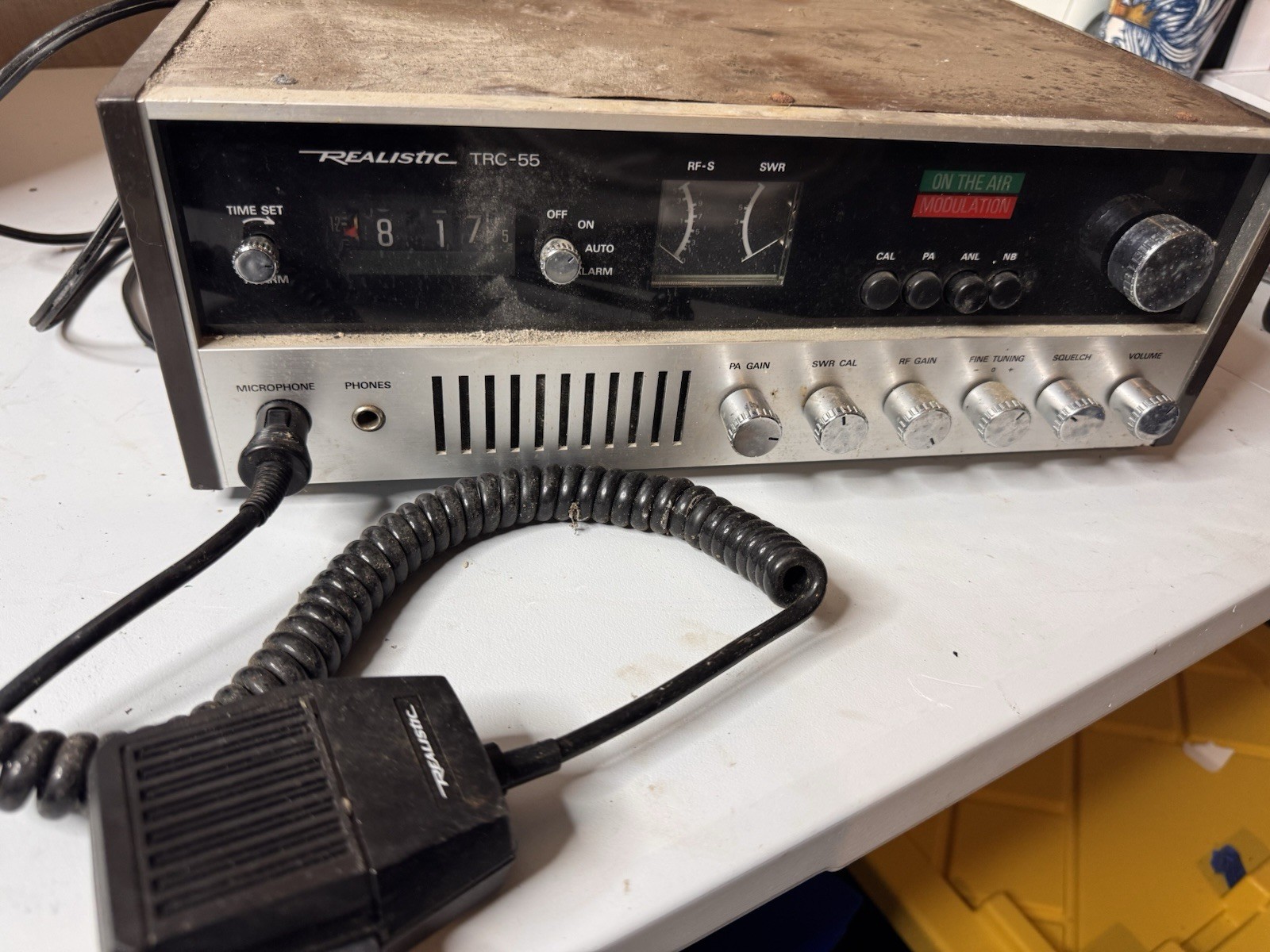 Realistic TRC-55 CB Base Radio with Mic - Power Tested Only / As Is