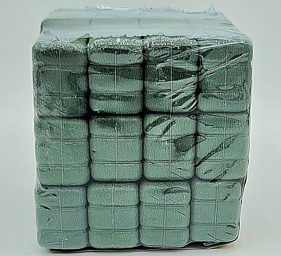 1/16 24 Pack Of Small Square Bales Hay  By ERTL Tomy 12665