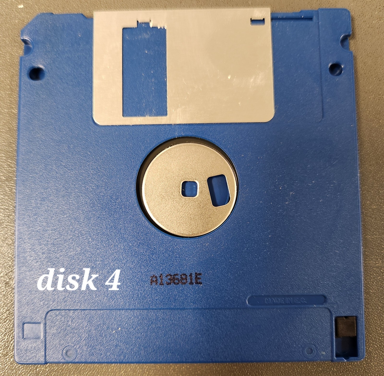 Vintage 1997 Commodore Amiga CD & 4 Floppy Disk Alive Medisoft Limited RARE