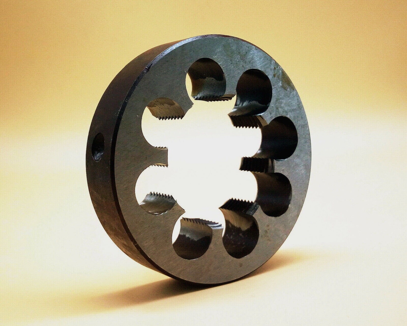 Die M45 x 4.5mm Metric Right hand Die 45x4.5mm Pitch [M158a]