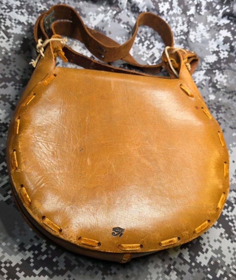 BLACK POWDER MUZZLELOADER POSSIBLES BAG LEATHER WALL HANGER SEE DESCRIPTION