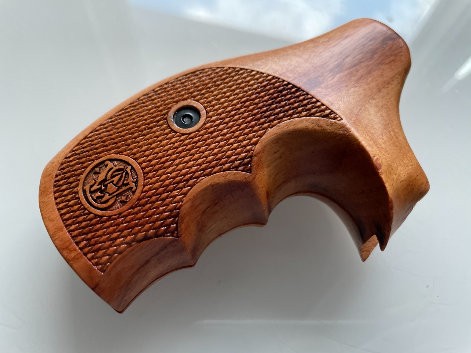 New! Hardwood Grips Compatible with S&W K/L frame Round Butt Close Back Strap