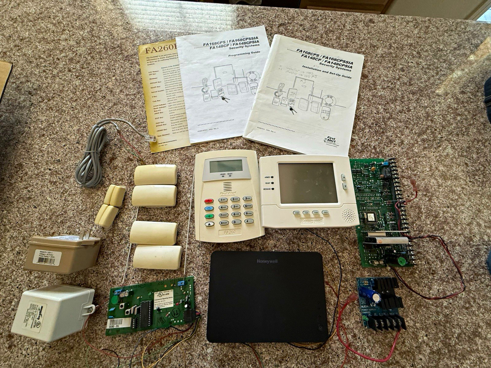 Honeywell First Alert FA260 Control Panel & Keypad Lot w Control Board