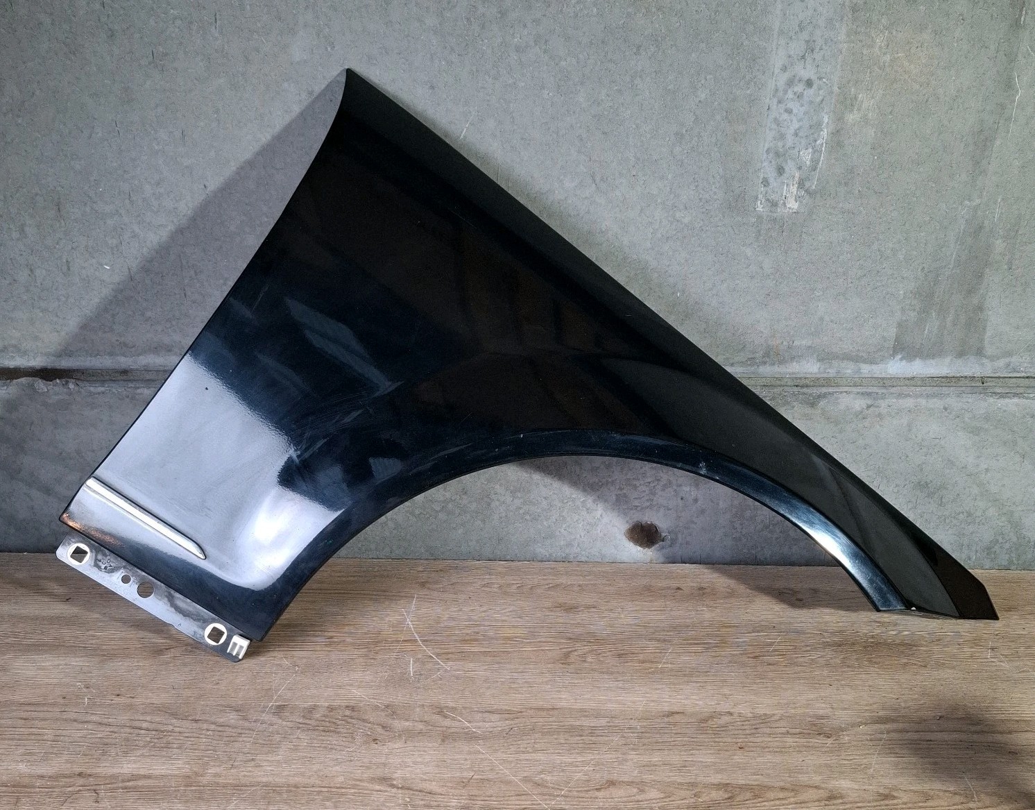 MERCEDES-BENZ C Class C220 CDI W204 Wing Right Side black