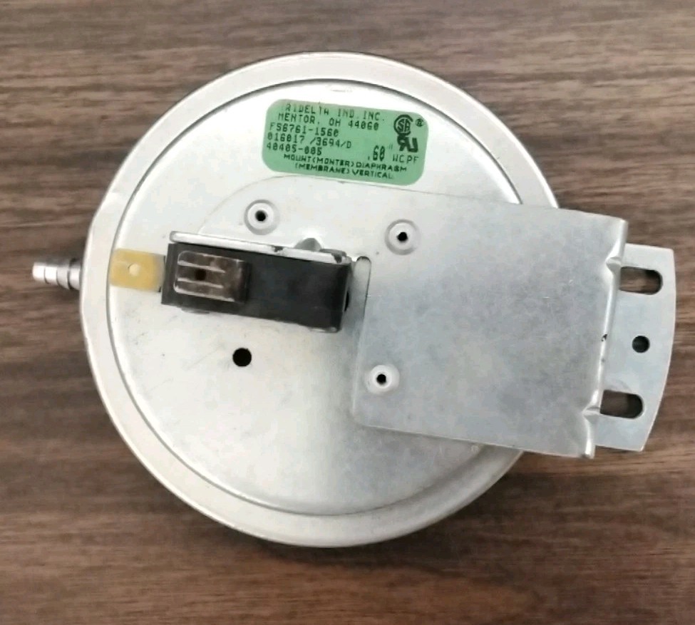 TRIDELTA FS6761-1560 Furnace Pressure Switch; 40405-005; .60 WCPF *Pre-Owned*
