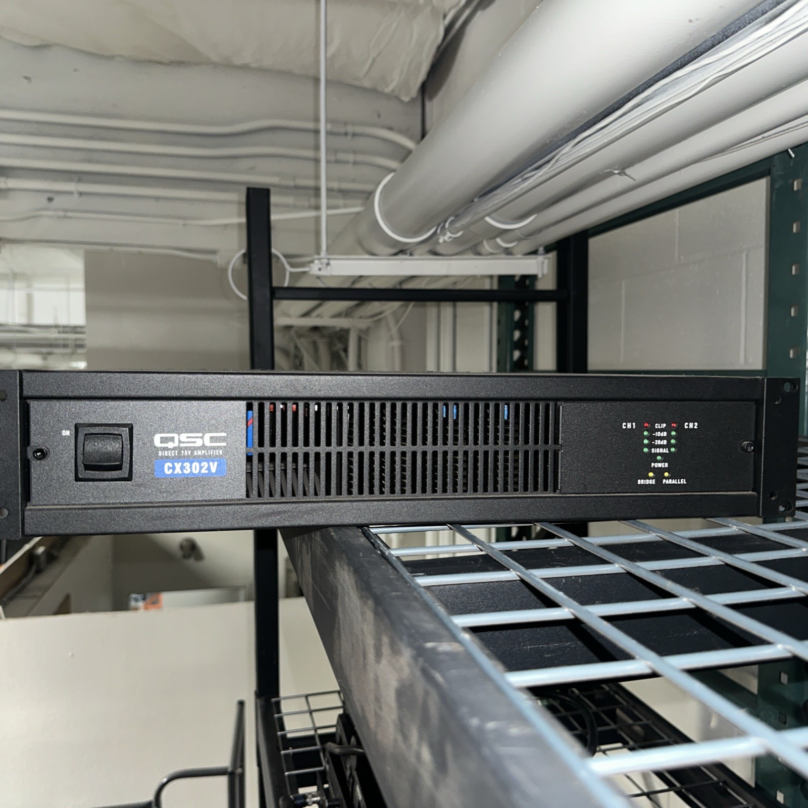 QSC CX302V 2-Channel Power Amplifier CG01PBV
