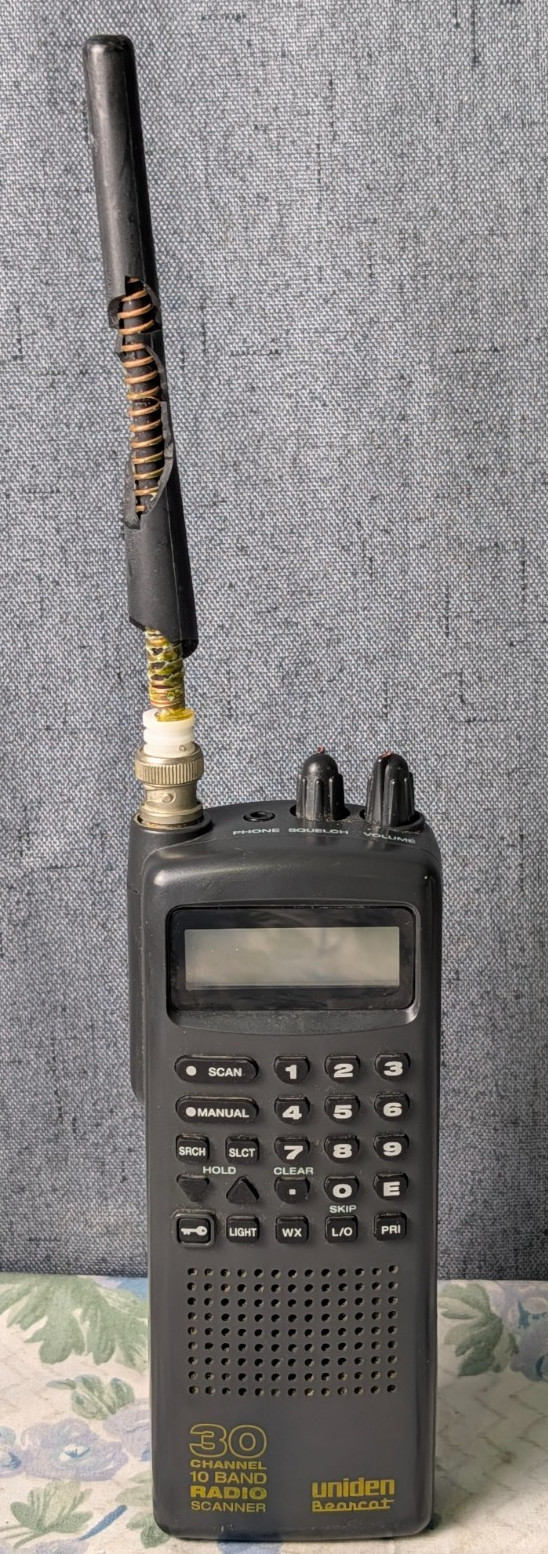 Uniden Bearcat BC60XLT-1 Scanner 30 Channel 10 Band UHF VHF Radio Works Tested!