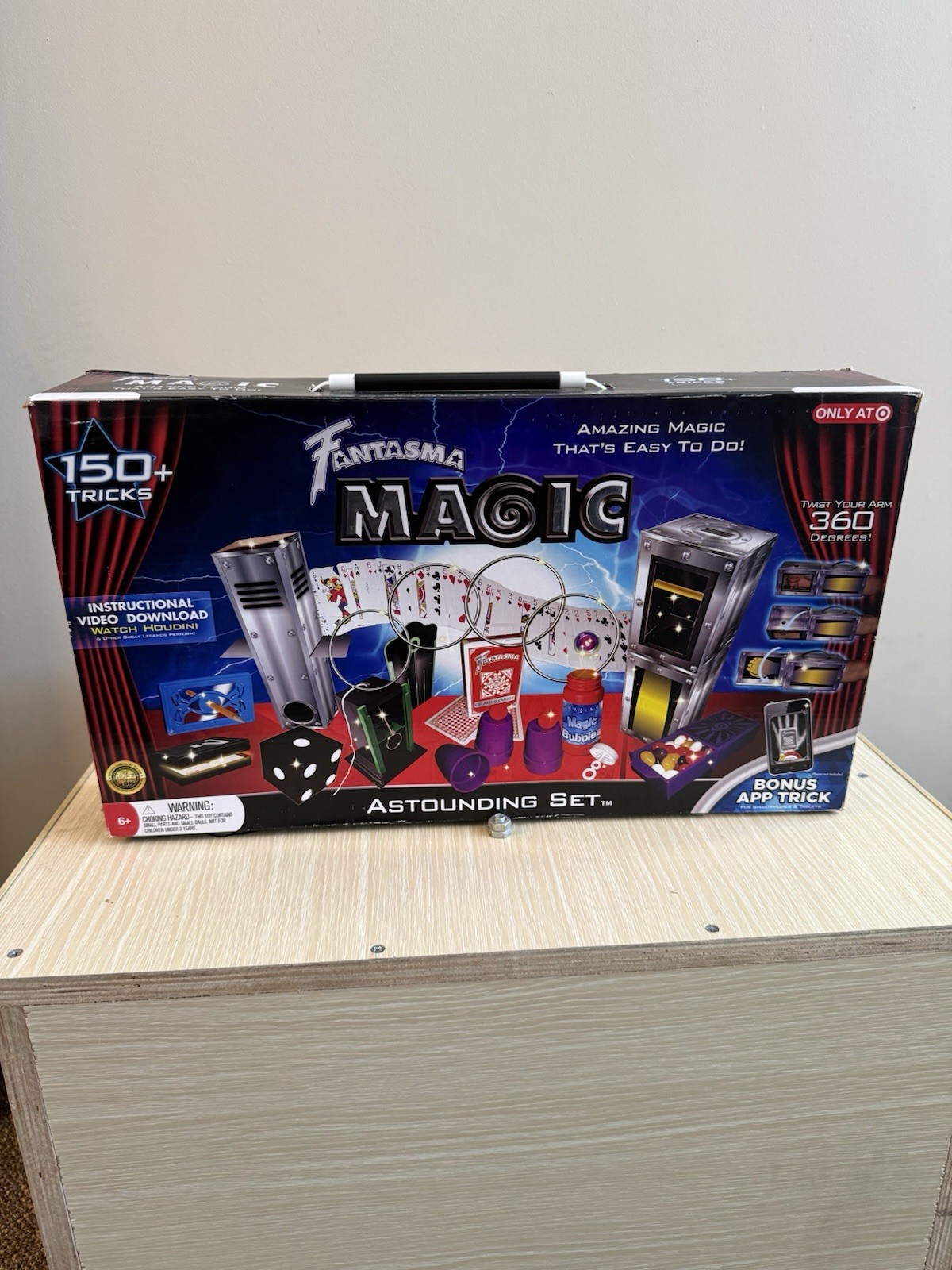 Fantasma Magic Astounding Set 150+ Magic Tricks - Magicians - New In Box