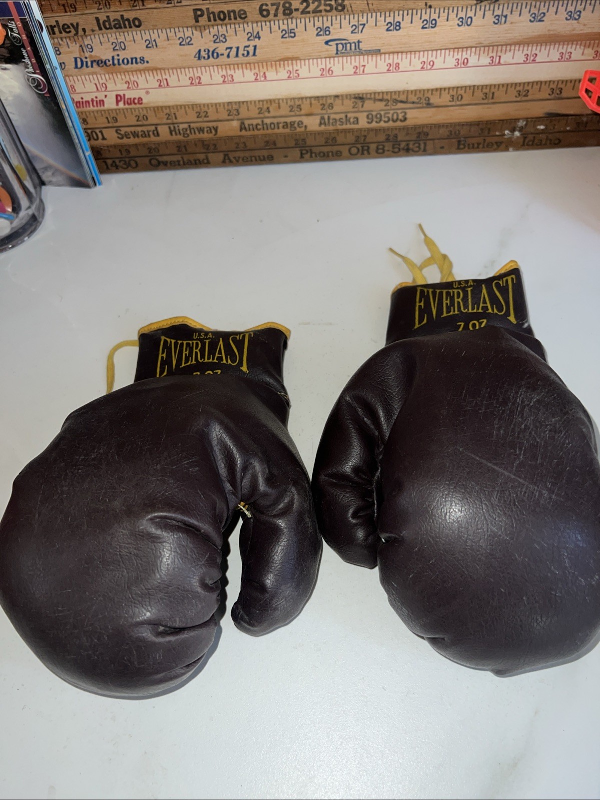 Vintage Everlast Boxing Gloves 70s Youth 7oz Brown