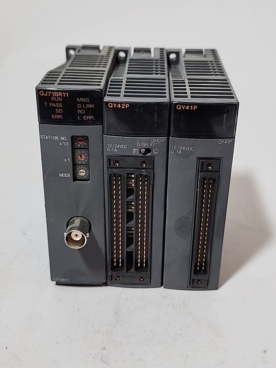 Set Of 3 Mitsubishi MELSEC PLC Module Set QJ71BR11 QY42P QY41P  Output Control