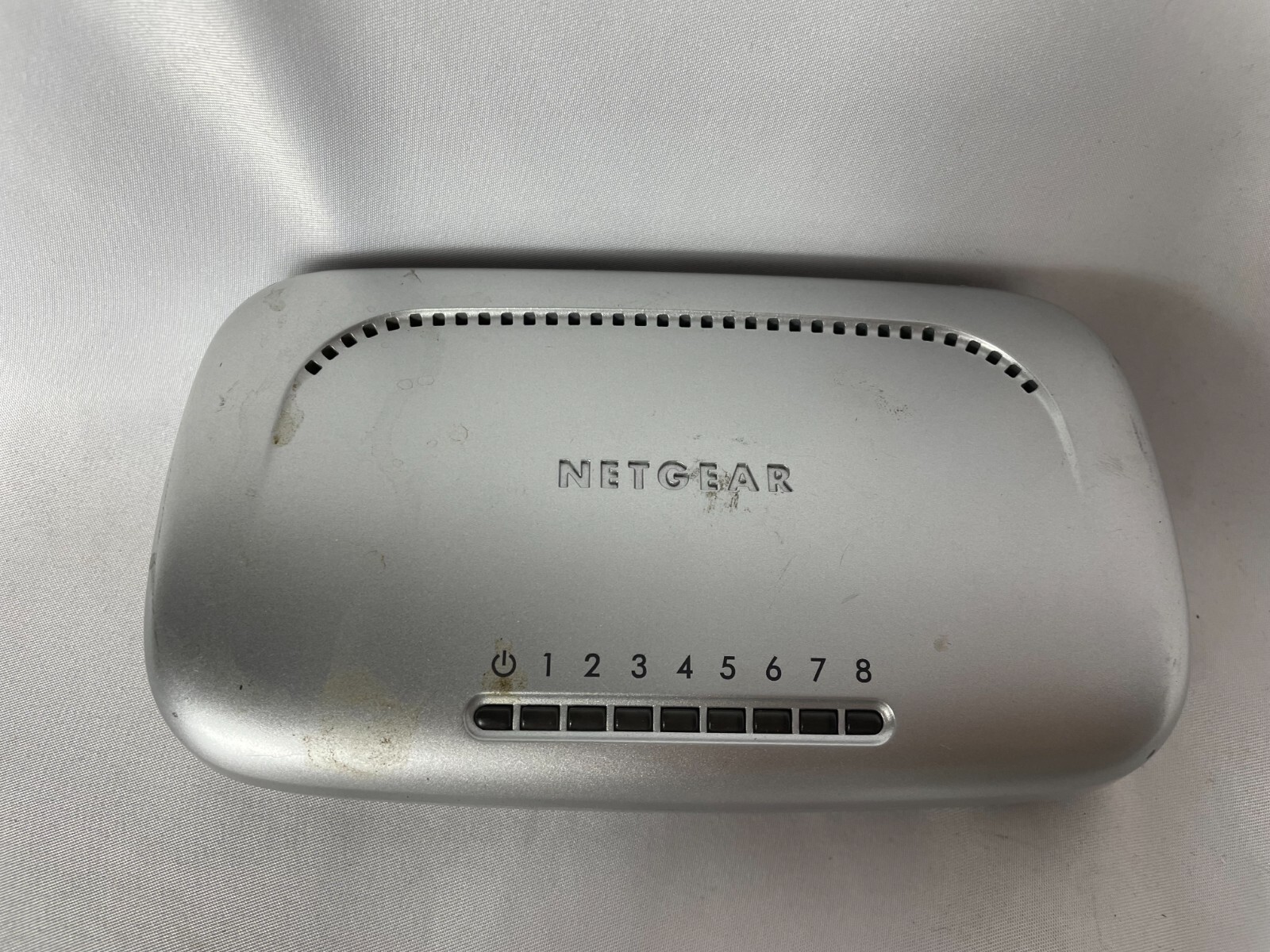 NetGear FS608 v2 8-Port 10/100 Fast Ethernet Desktop Switch