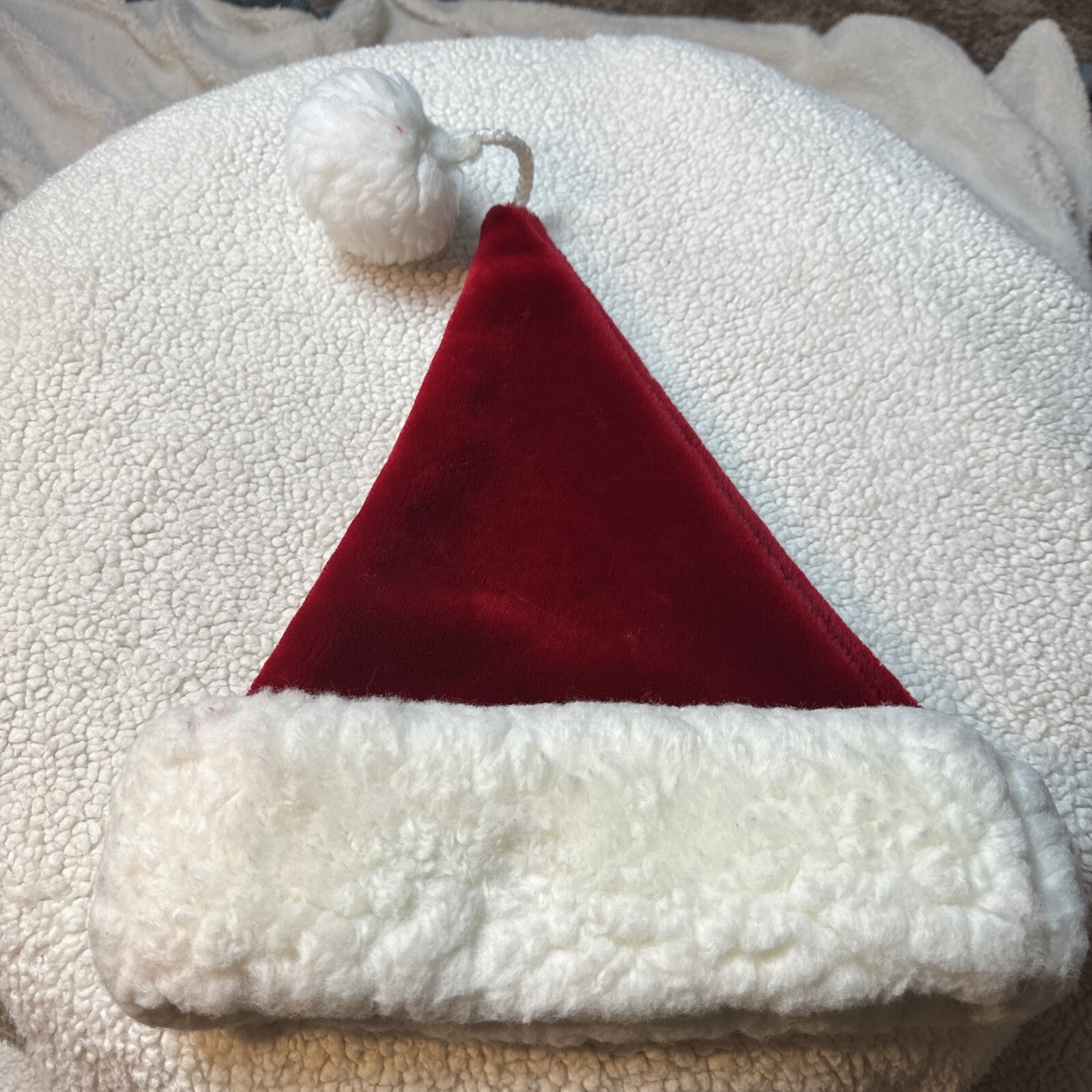 SANTA VELVET HAT. Medium